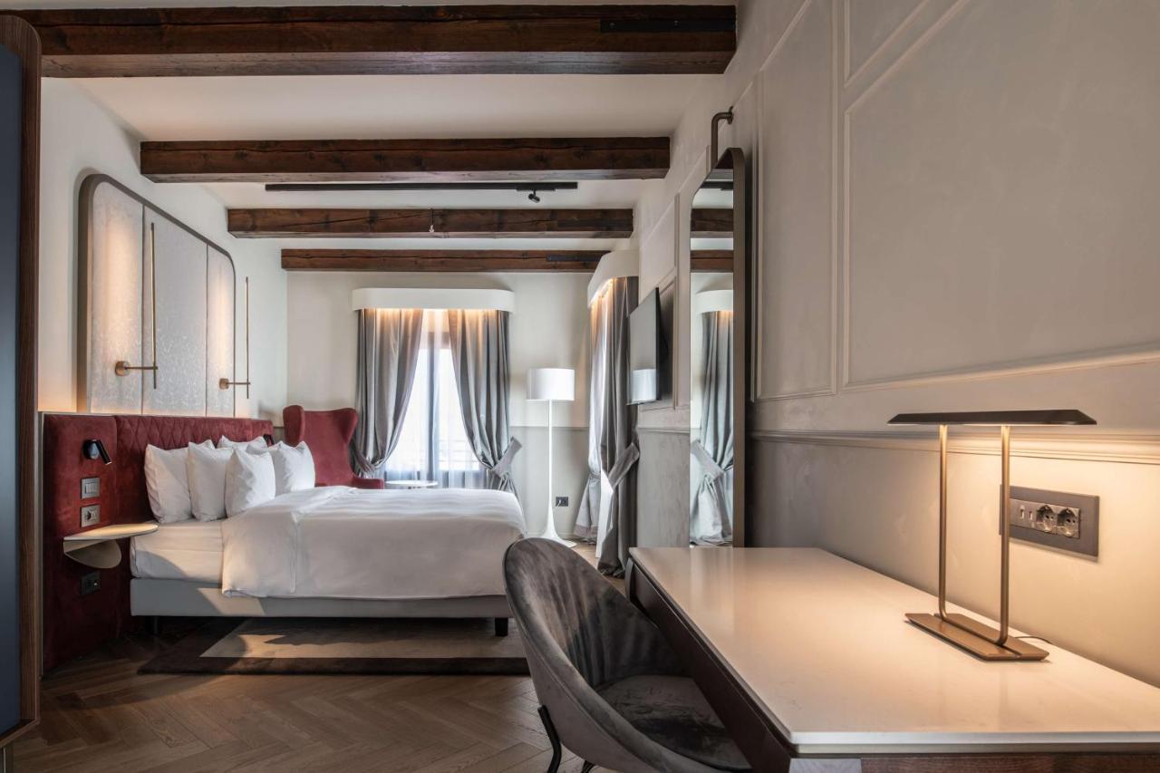 Radisson Collection Hotel, Palazzo Nani Venice Exterior photo Deluxe Room