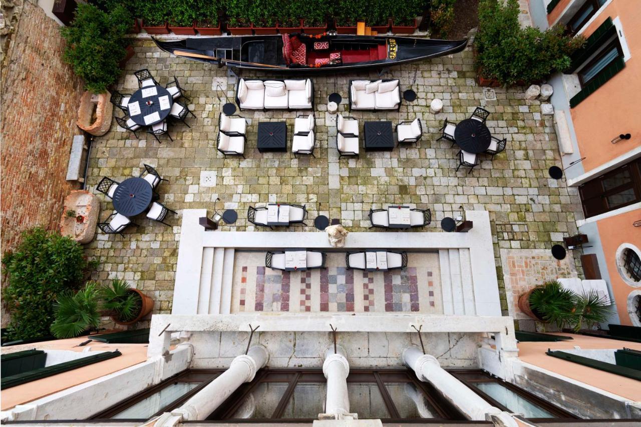 Radisson Collection Hotel, Palazzo Nani Venice Exterior photo The courtyard of the hotel