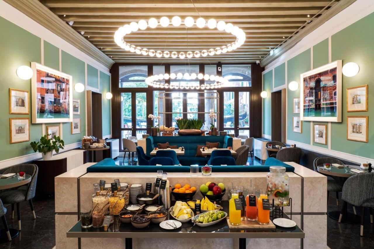 Radisson Collection Hotel, Palazzo Nani Venice Exterior photo The interior of the restaurant
