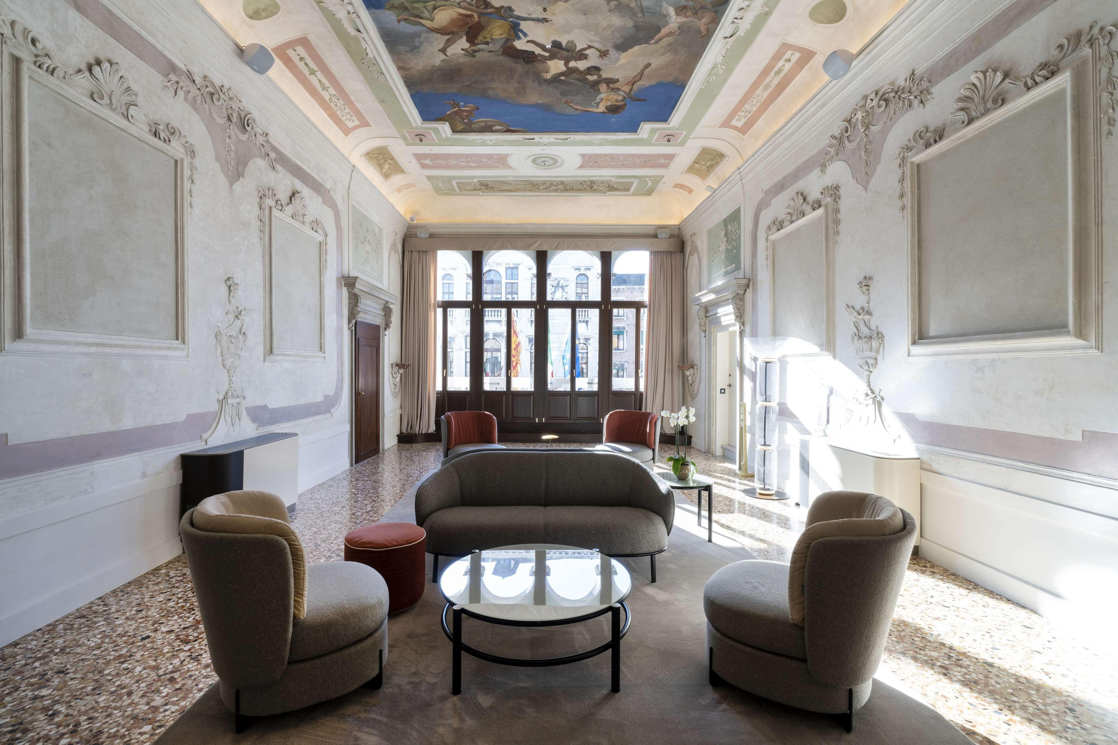 Radisson Collection Hotel, Palazzo Nani Venice Exterior photo The lobby of the hotel