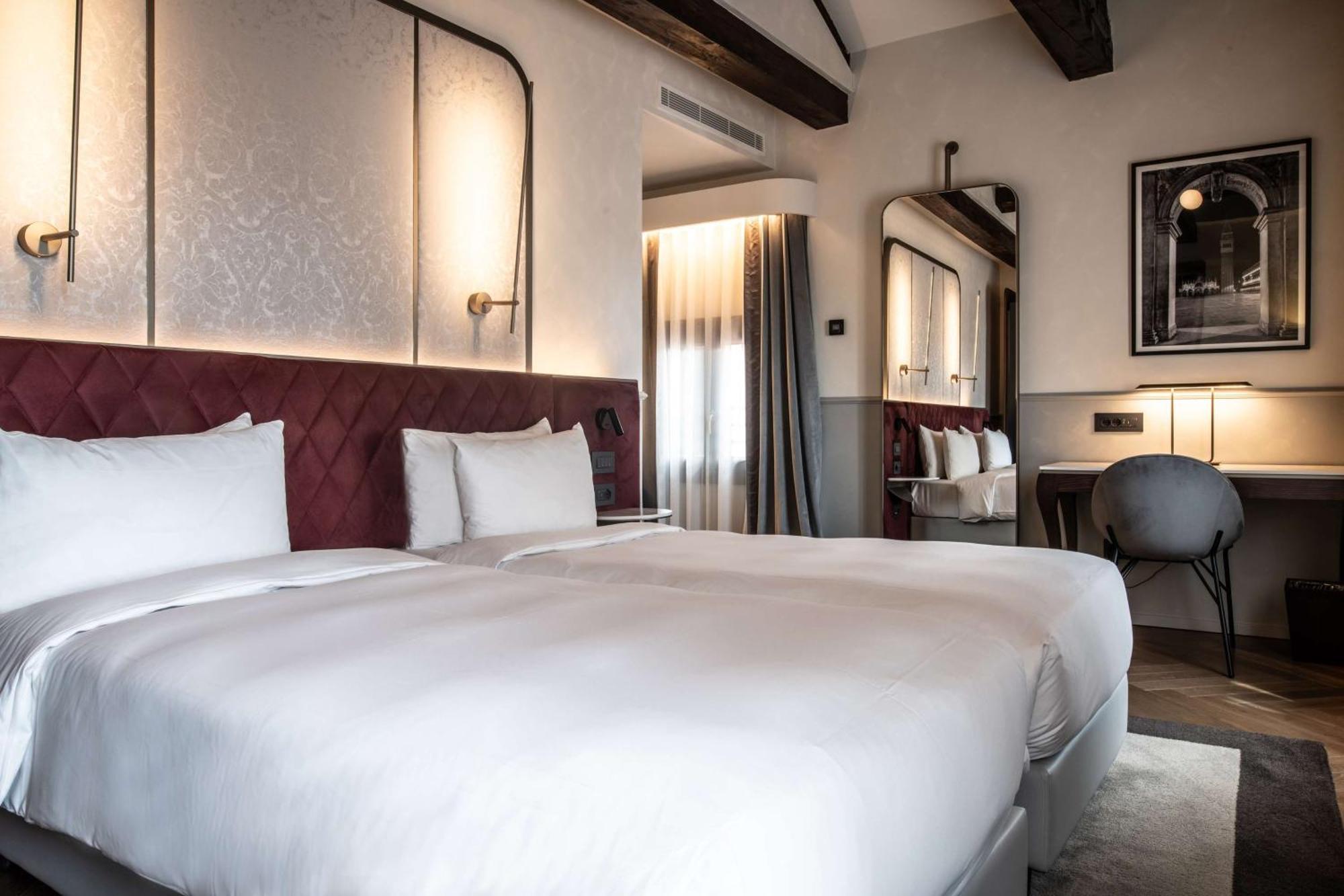 Radisson Collection Hotel, Palazzo Nani Venice Exterior photo Deluxe room
