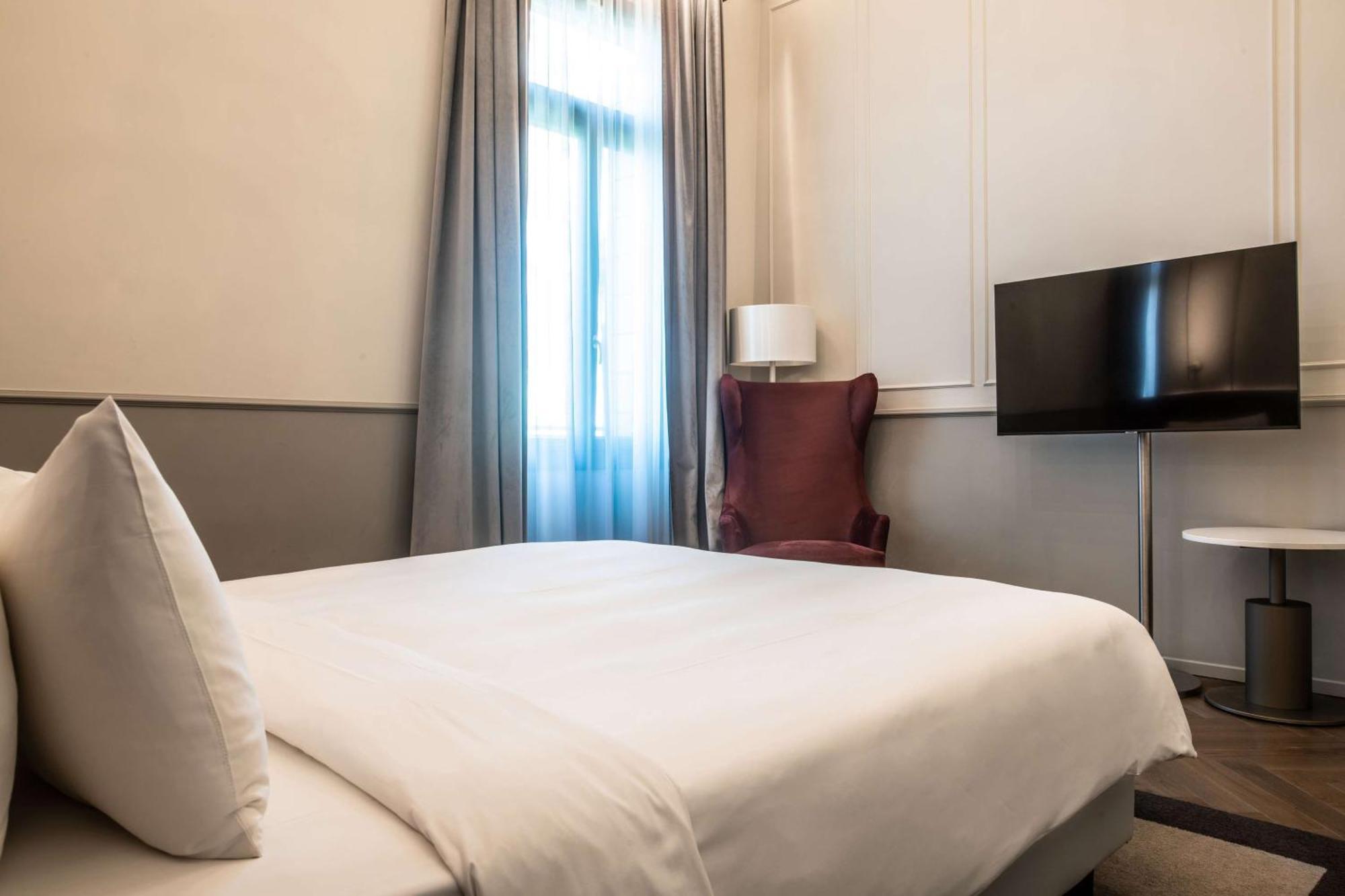 Radisson Collection Hotel, Palazzo Nani Venice Exterior photo A room at the hotel