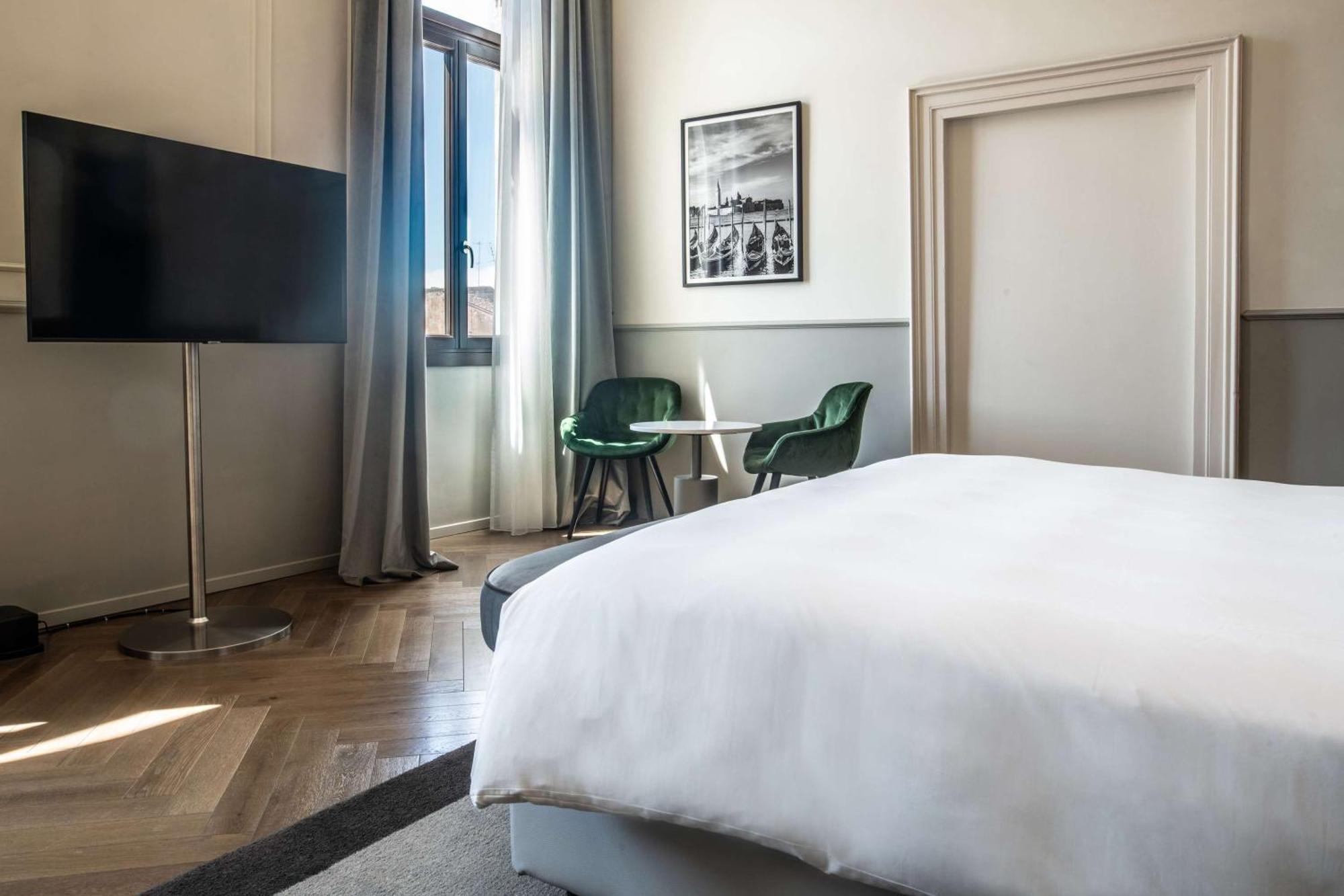Radisson Collection Hotel, Palazzo Nani Venice Exterior photo A room at the hotel