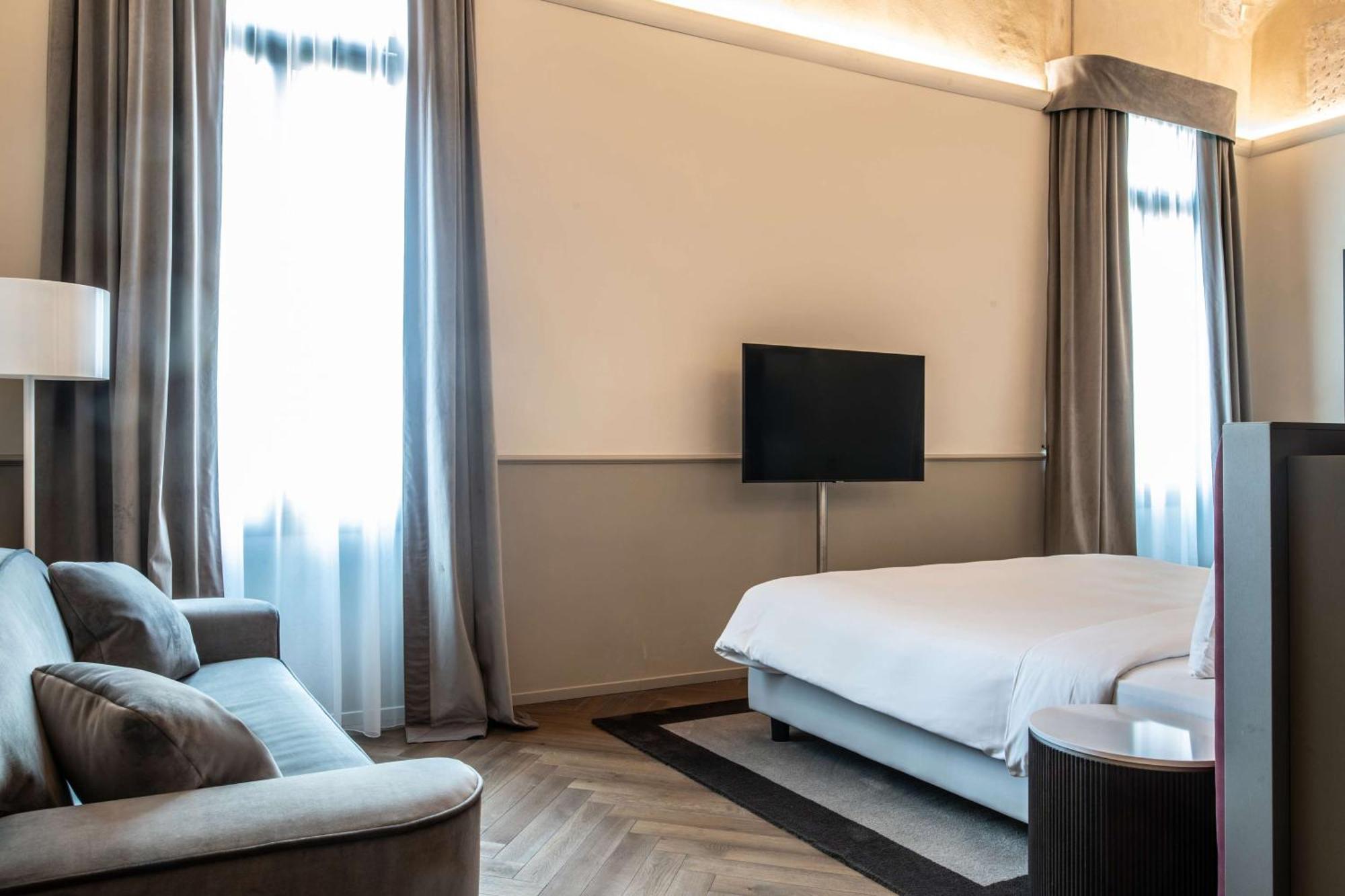 Radisson Collection Hotel, Palazzo Nani Venice Exterior photo A room at the hotel